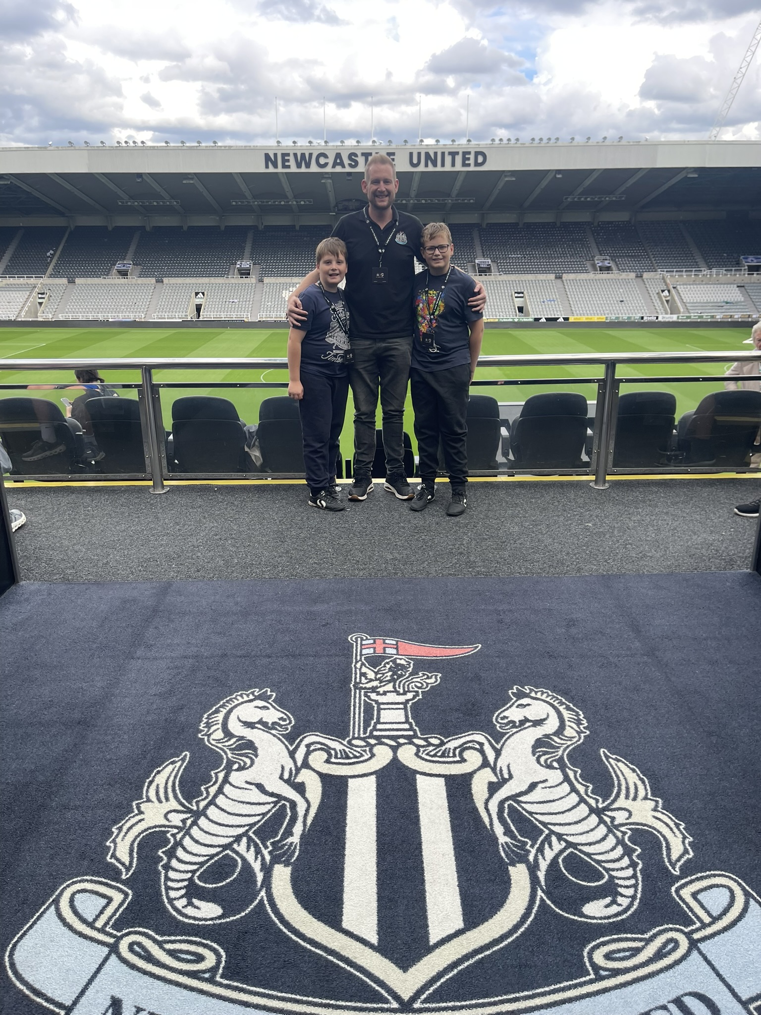 The things that keep Gareth fighting: photos of his sons Jenson and Freddie, his family, and his cat.